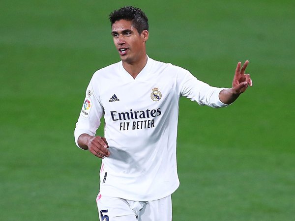 Bóng đá quốc tế sáng 3/6: Real bán rẻ Varane