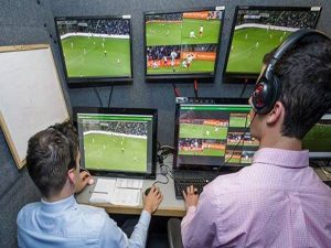 VAR là gì? Công nghệ bóng đá VAR