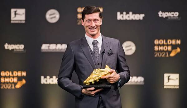 Robert Lewandowski nhận giải Chiếc giày vàng châu Âu năm 2021 