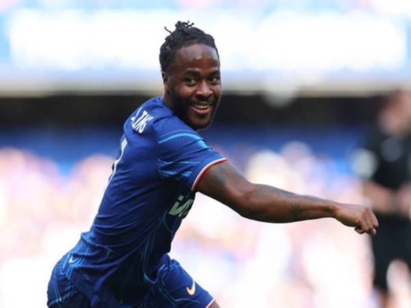 Tin Chelsea 24/8: The Blues bị chỉ trích vì phũ với Sterling