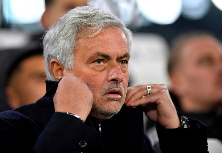 BĐQT ngày 26/09: HLV Mourinho bị phạt