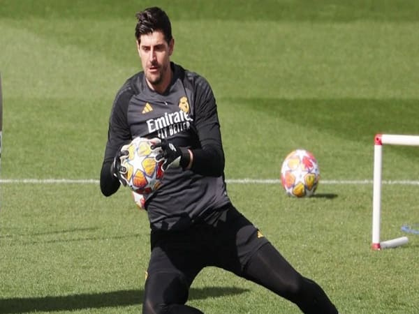 Thibaut Courtois quay trở lại tập luyện