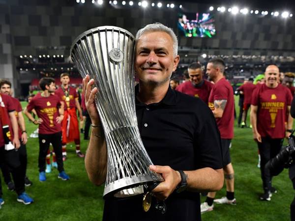 Những danh hiệu để đời của “Người đặc biệt” Jose Mourinho
