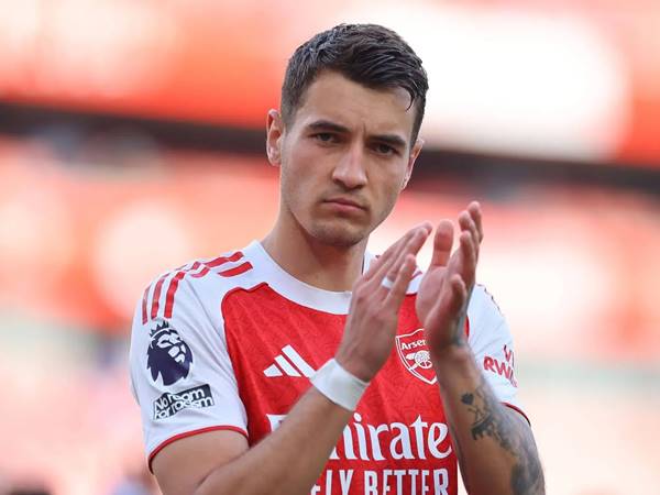 Tin Arsenal 14/10: Sẵn sàng bán Jakub Kiwior giá 25 triệu Euro